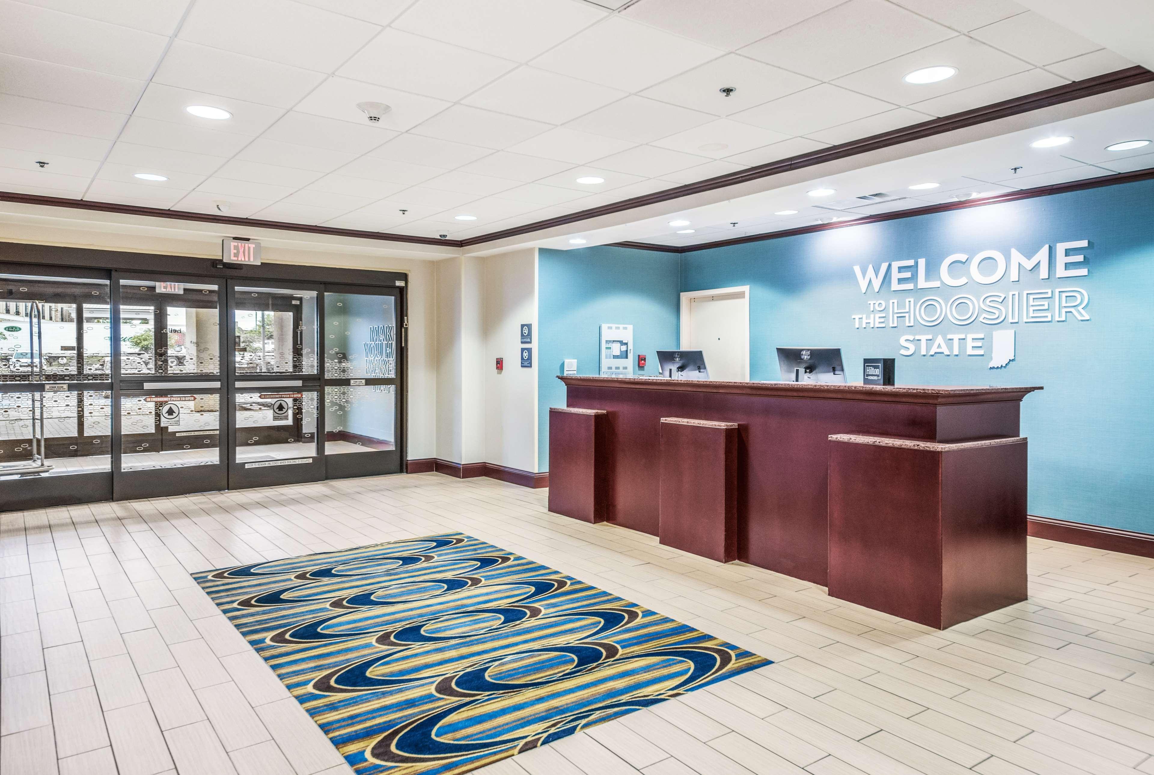 Hampton Inn Greenfield Exterior photo
