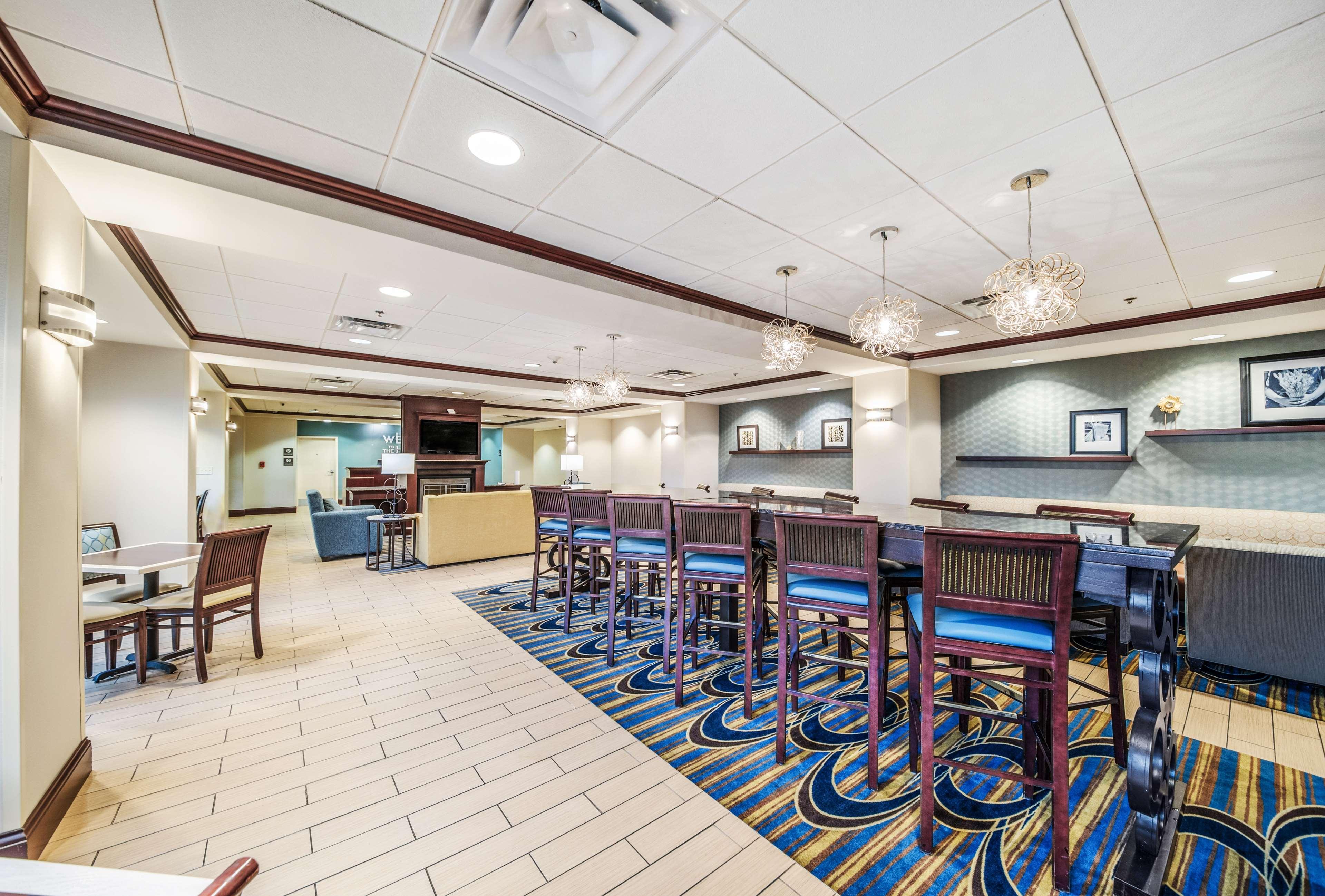 Hampton Inn Greenfield Exterior photo